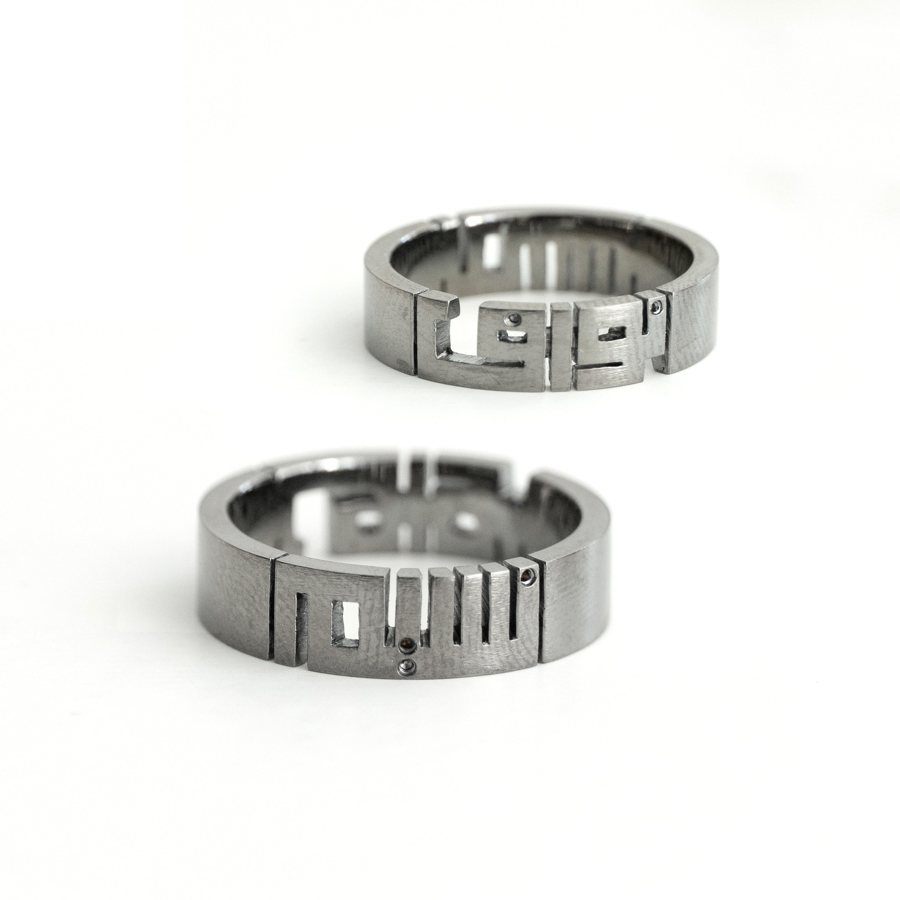 BAND RINGS